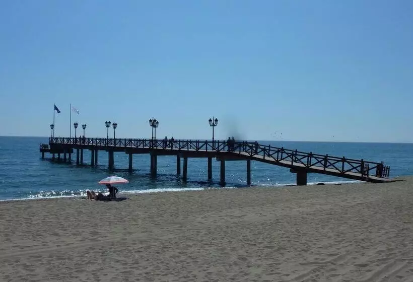 هتل Hostal Berlin