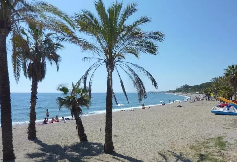 هتل Hostal Berlin