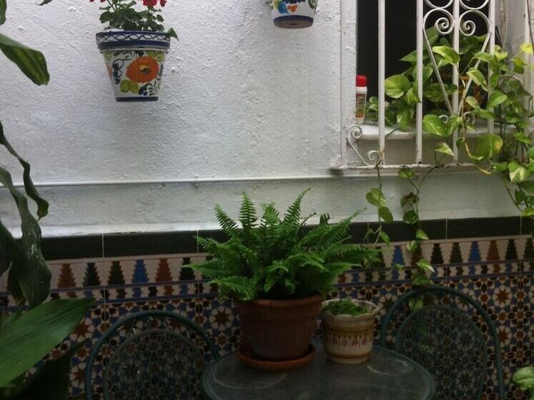 Отель Hostal Berlin