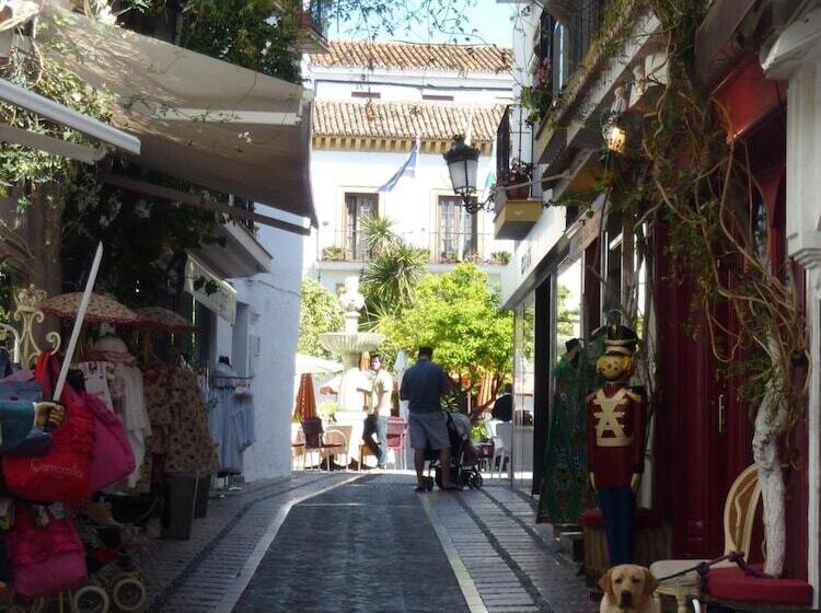 Отель Hostal Berlin