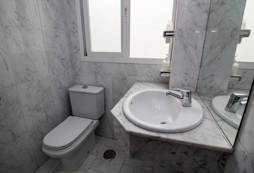 Отель Hostal Berlin