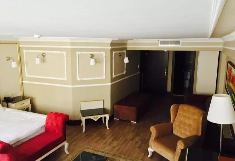 ホテル Kadikoy Park Suites