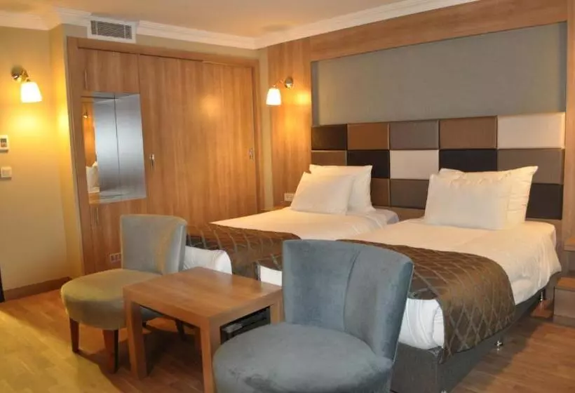 ホテル Kadikoy Park Suites