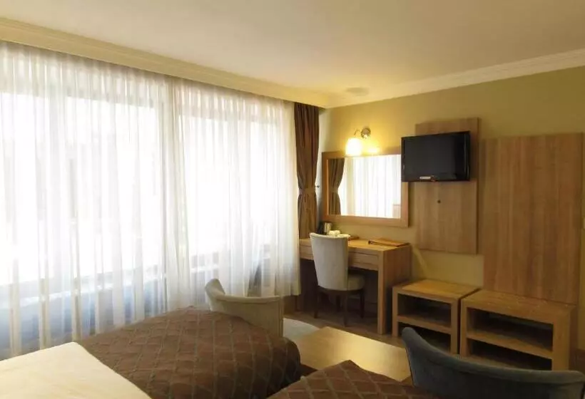 ホテル Kadikoy Park Suites