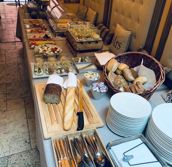 Отель Kolegiacki