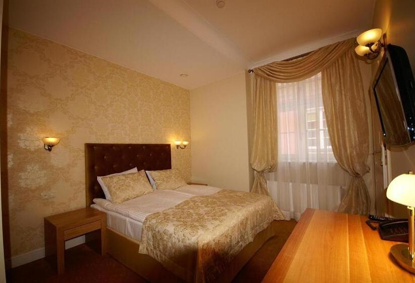 Отель Kolegiacki