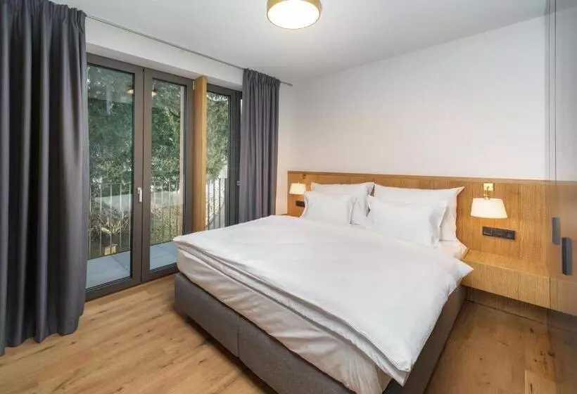 هتل Palace Apartments