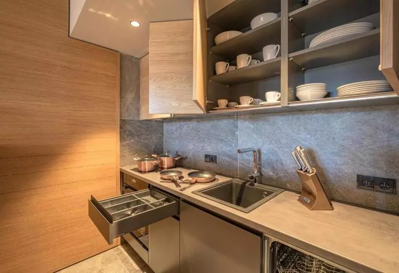 هتل Palace Apartments