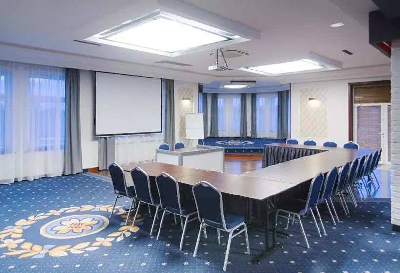 ホテル Złote Dęby