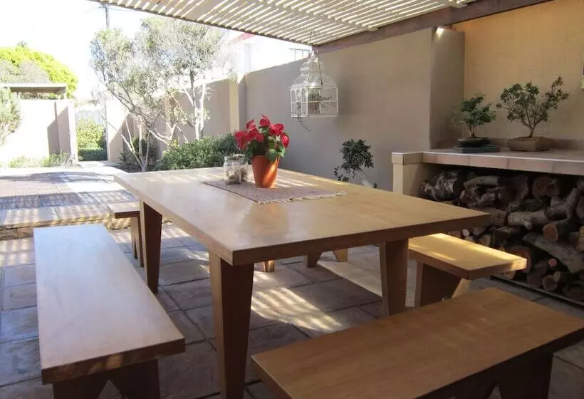 ペンション La Roche Guest House