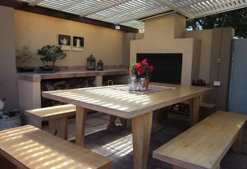 ペンション La Roche Guest House