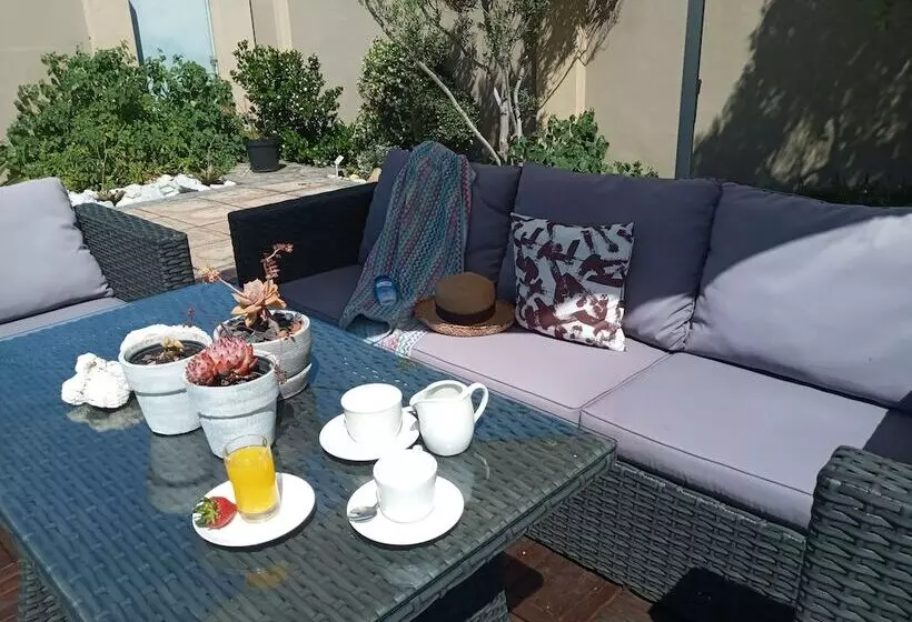 ペンション La Roche Guest House