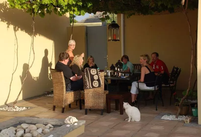 ペンション La Roche Guest House