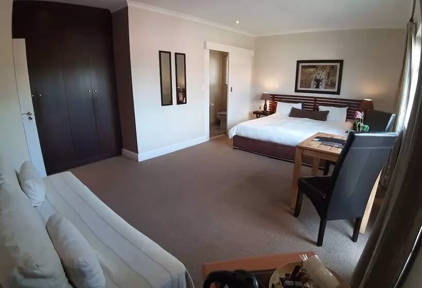 ペンション La Roche Guest House