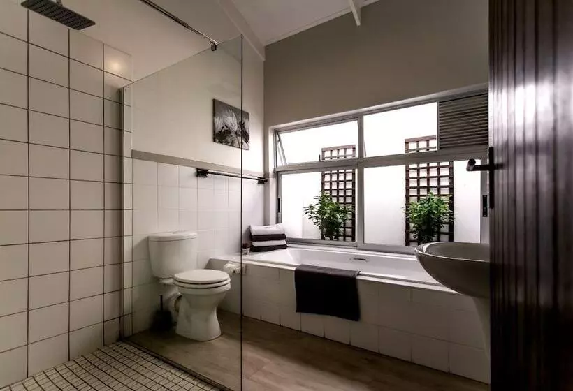 פנסיון Sixteen Guest House On Main