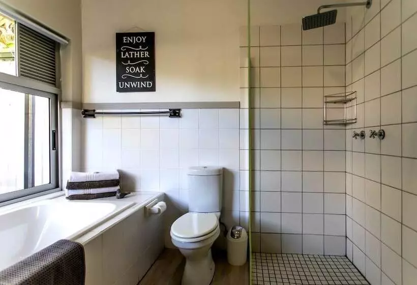 פנסיון Sixteen Guest House On Main