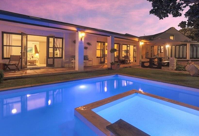 פנסיון Sixteen Guest House On Main