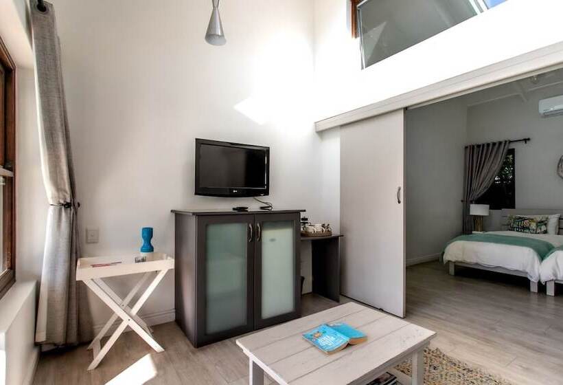 פנסיון Sixteen Guest House On Main