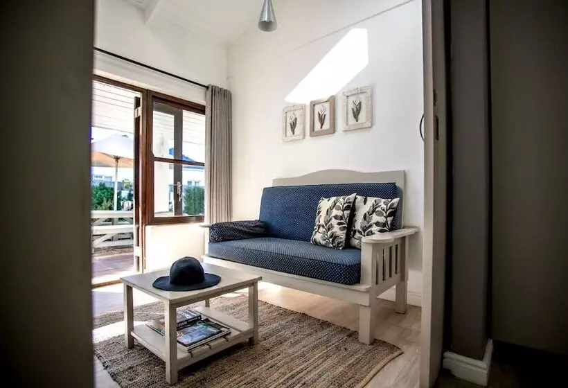 פנסיון Sixteen Guest House On Main