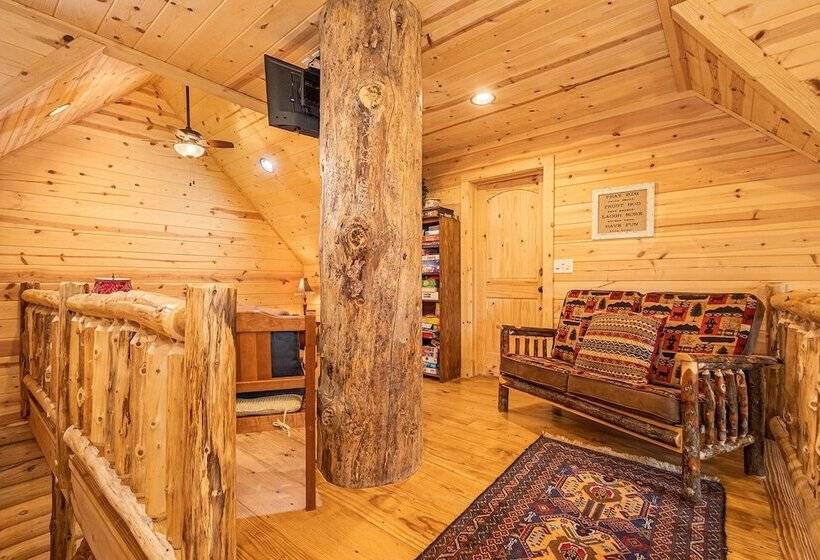 Big Log Lodge