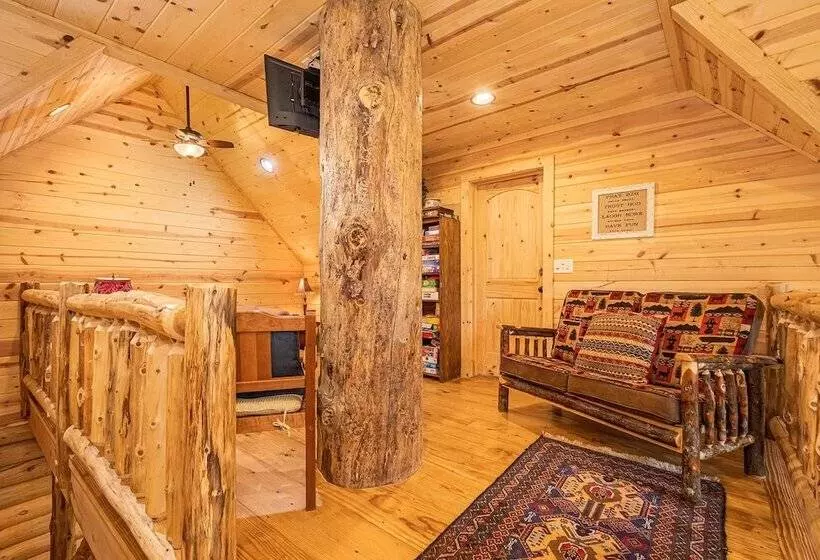 Big Log Lodge