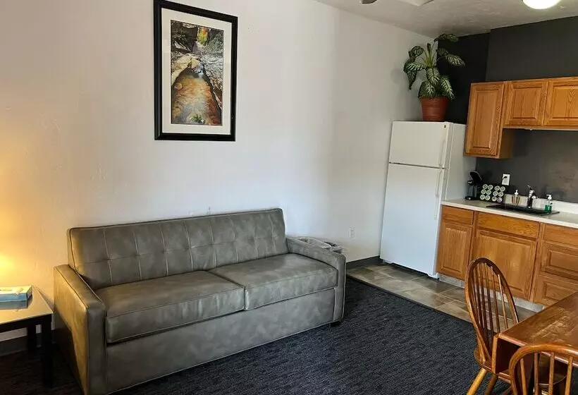 Circle Of Destination Motel