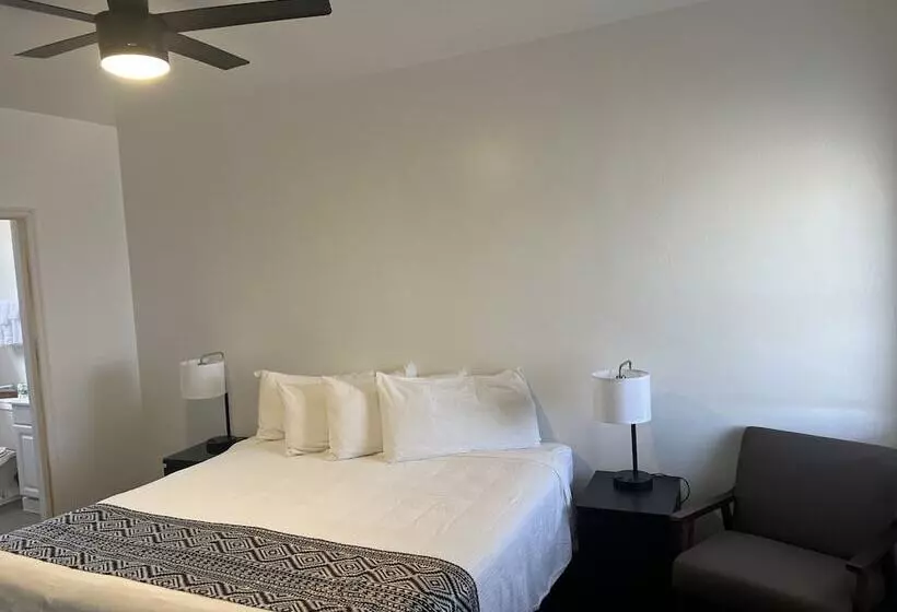 Circle Of Destination Motel