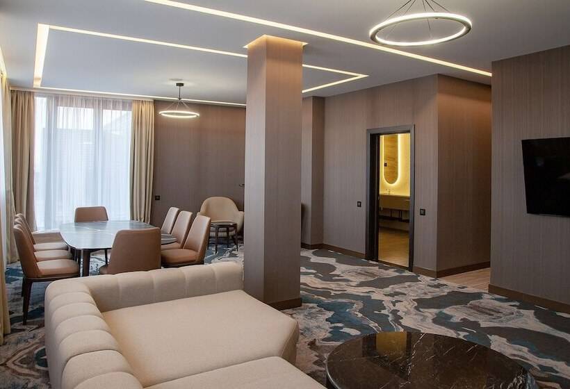 Отель Doubletree By Hilton Vladikavkaz