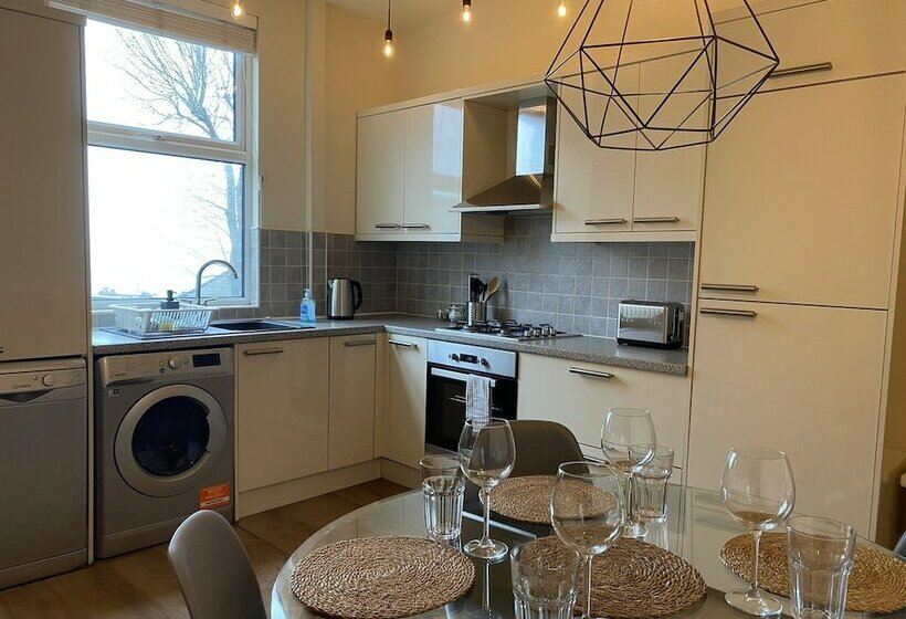 Residenssi Charming 4bed Town House In Crookes, Sheffield