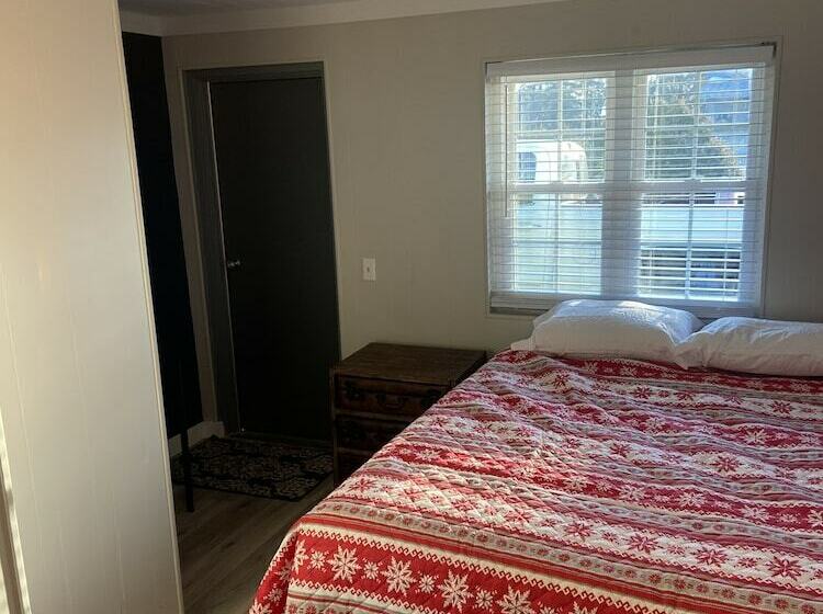 Yellow Springs Motel