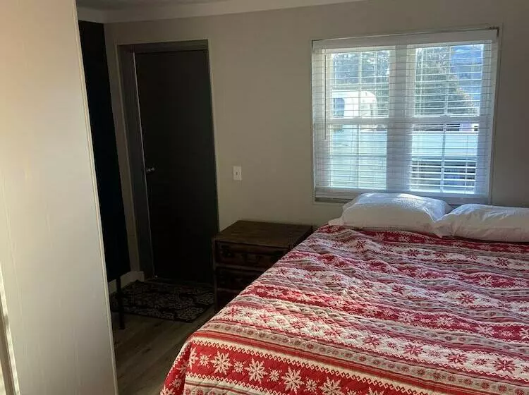 Yellow Springs Motel