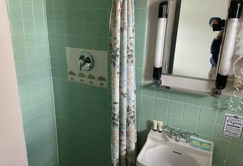 Yellow Springs Motel