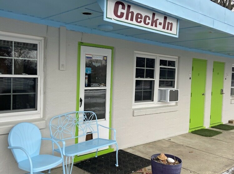 Yellow Springs Motel