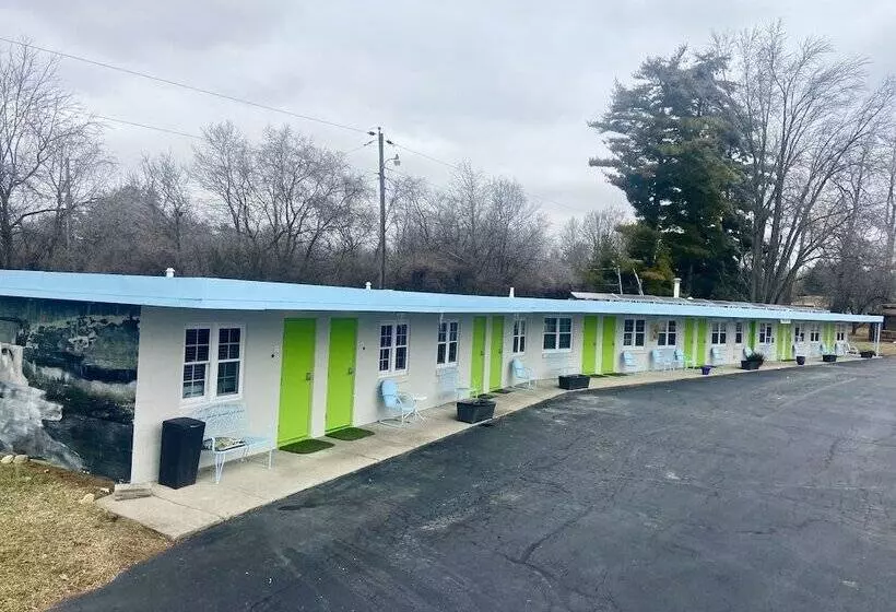 Yellow Springs Motel