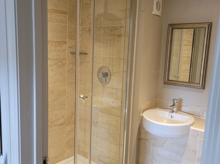 客栈  The Red Lion