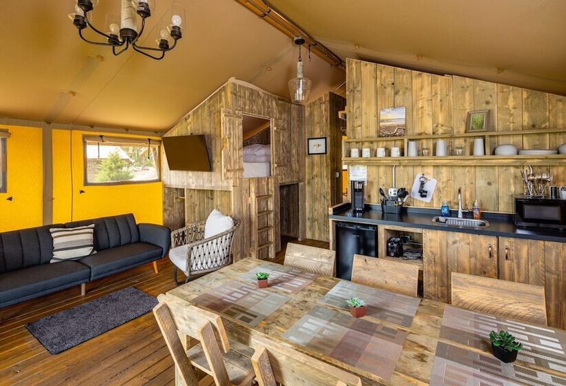 酒店 Sankoty Lakes Resort