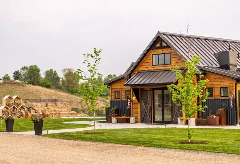 Hotelli Sankoty Lakes Resort