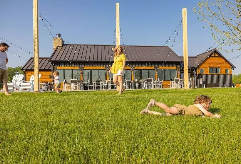 Hotelli Sankoty Lakes Resort