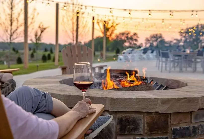 Hotelli Sankoty Lakes Resort