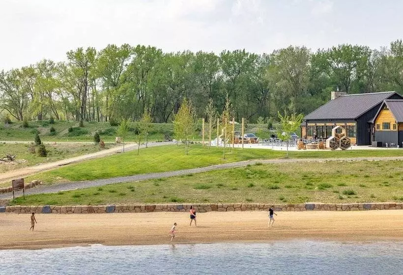 Hotelli Sankoty Lakes Resort