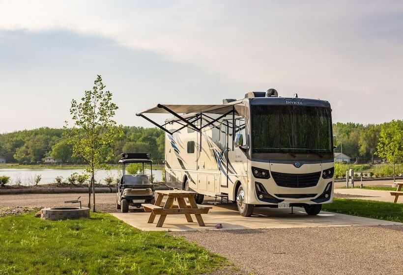 酒店 Sankoty Lakes Resort