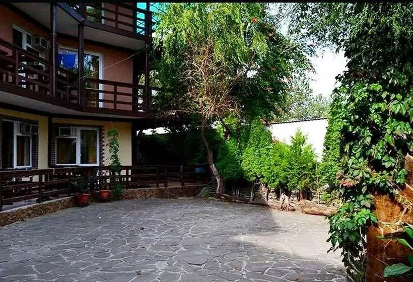 پانسیون Karavan