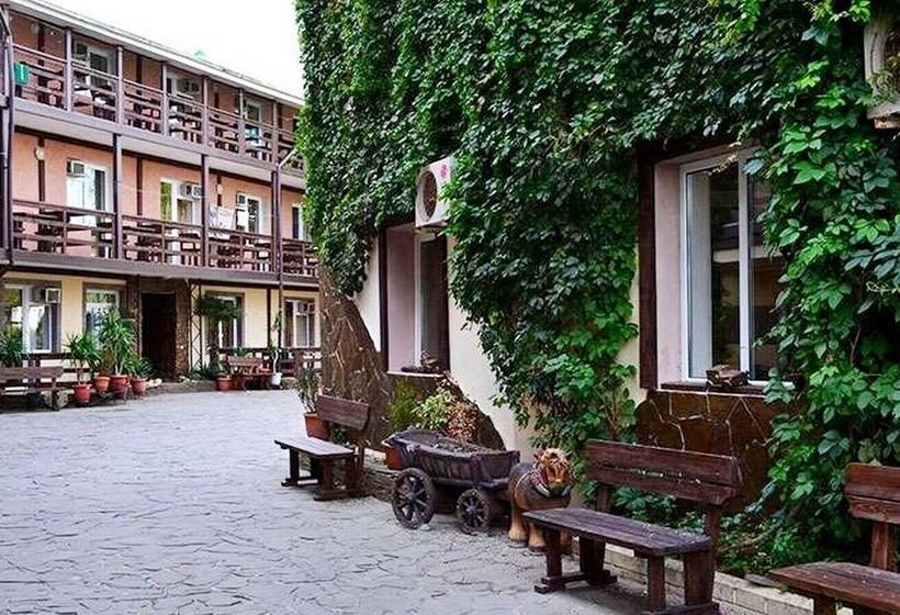 פנסיון Karavan