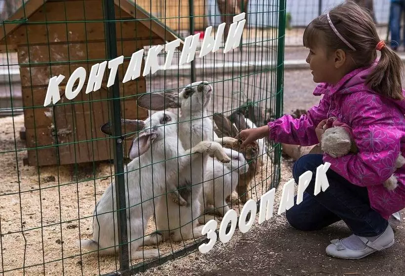 پانسیون Karavan