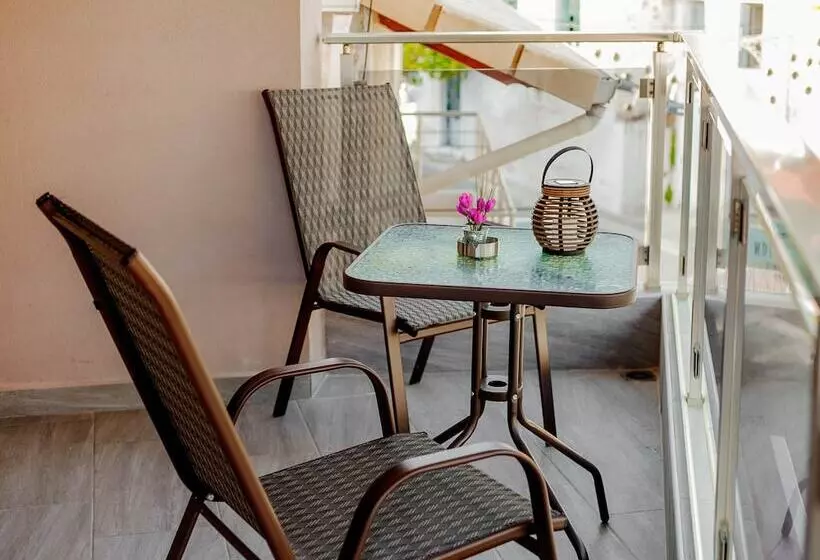 تختخواب و صبحانه Dim House