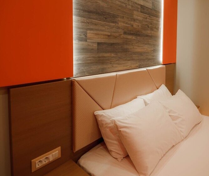 تختخواب و صبحانه Dim House