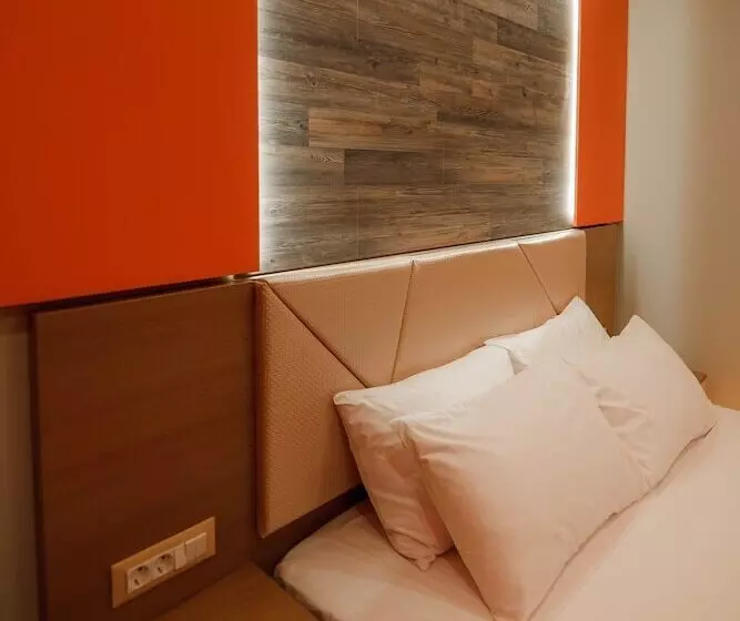 تختخواب و صبحانه Dim House