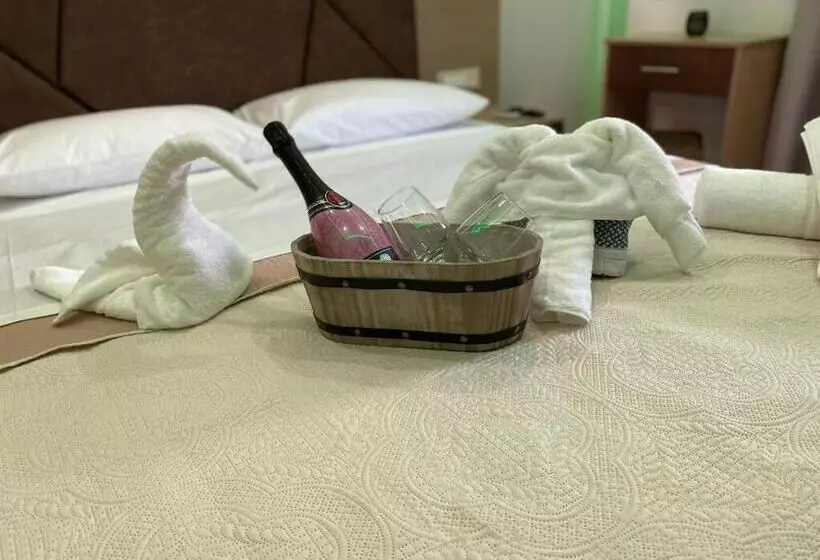 تختخواب و صبحانه Dim House