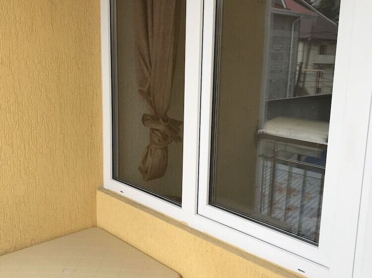 تختخواب و صبحانه Meridian