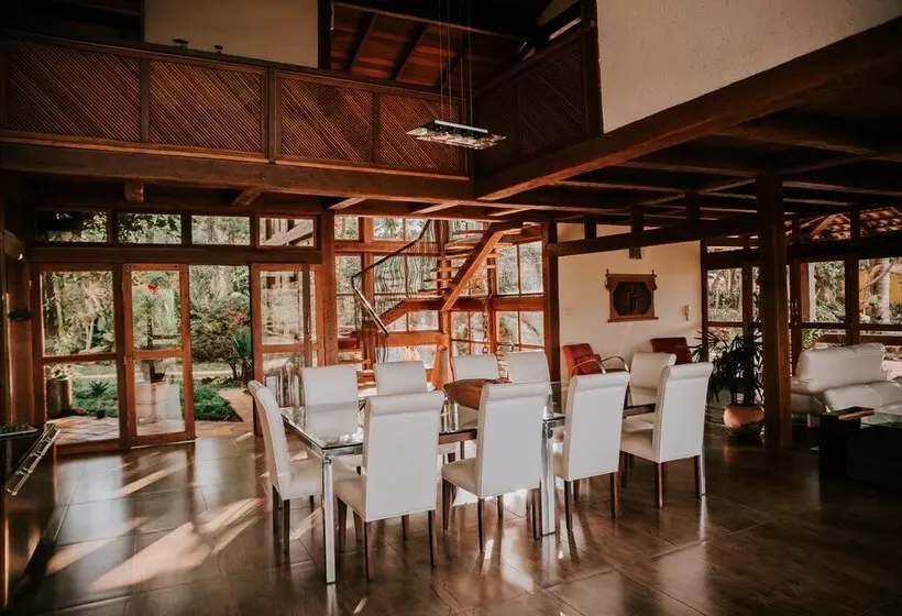 ホテル Estancia Peti